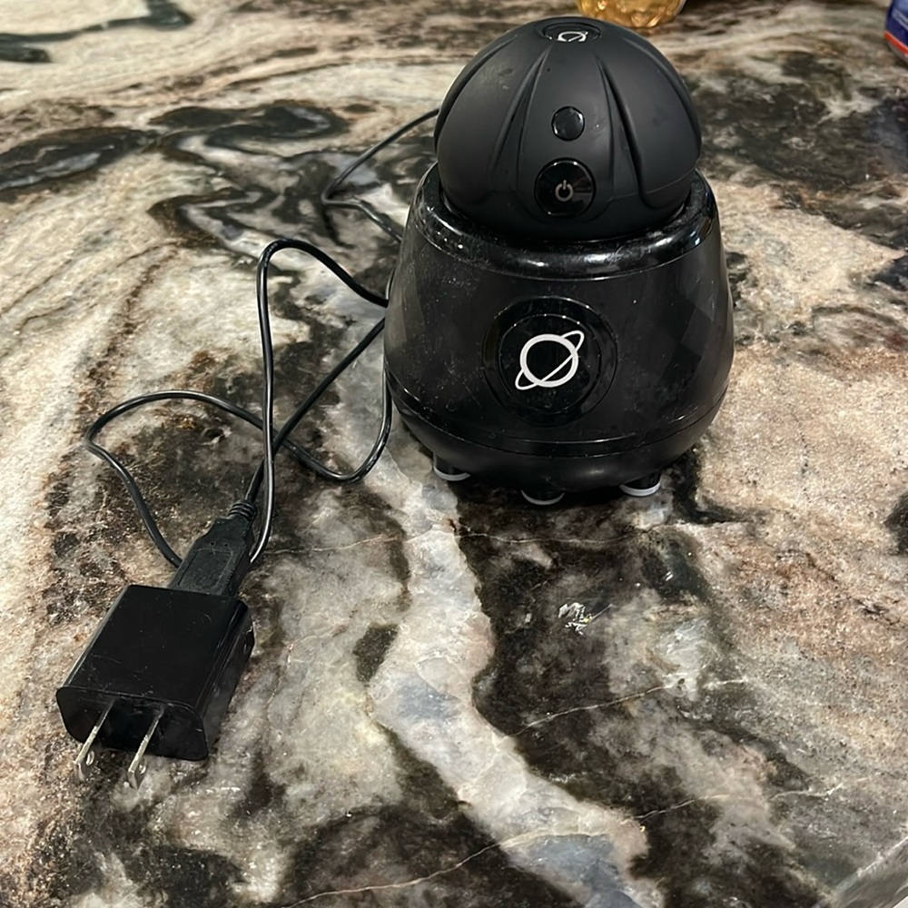 TAO ONA Orbital Facial Brush with 4 New In Box Brush Heads